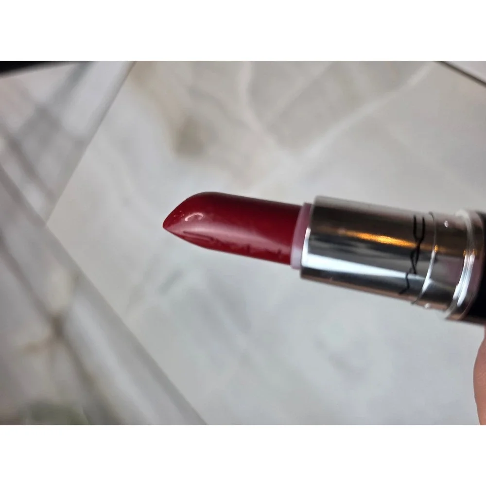 MAC Lustreglass Lipstick 545 Glossed‎ and Found Sheer Shine Red Shimmer W1